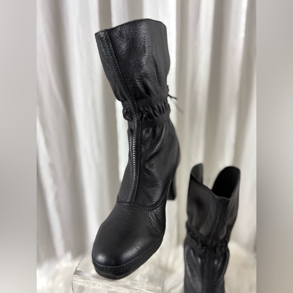 Clarks Artisan Collection Black Heeled Bootie - Picture 2 of 9